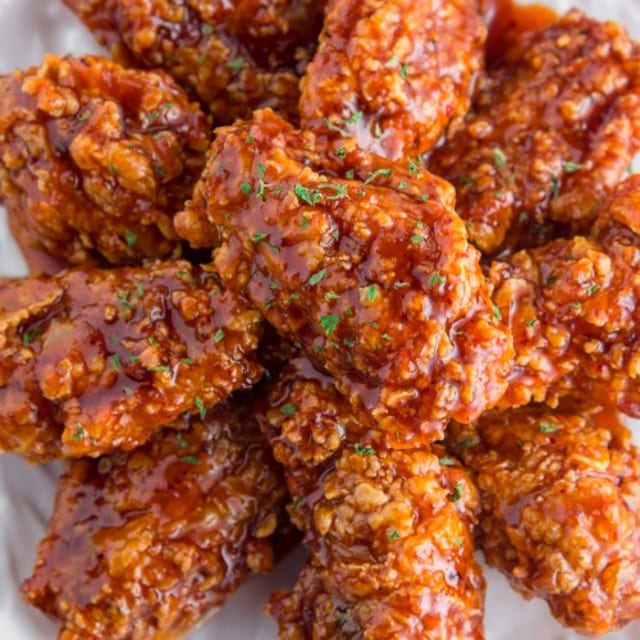 Garlic Spicy Wings.